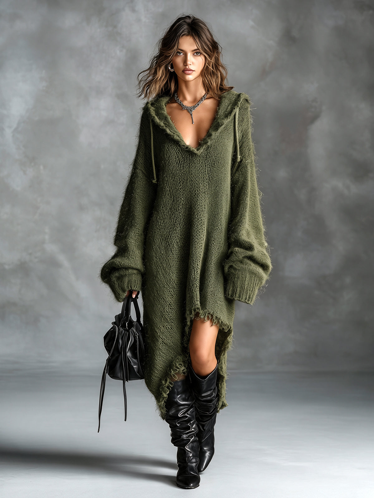 Vestito midi in maglia felpata con cappuccio