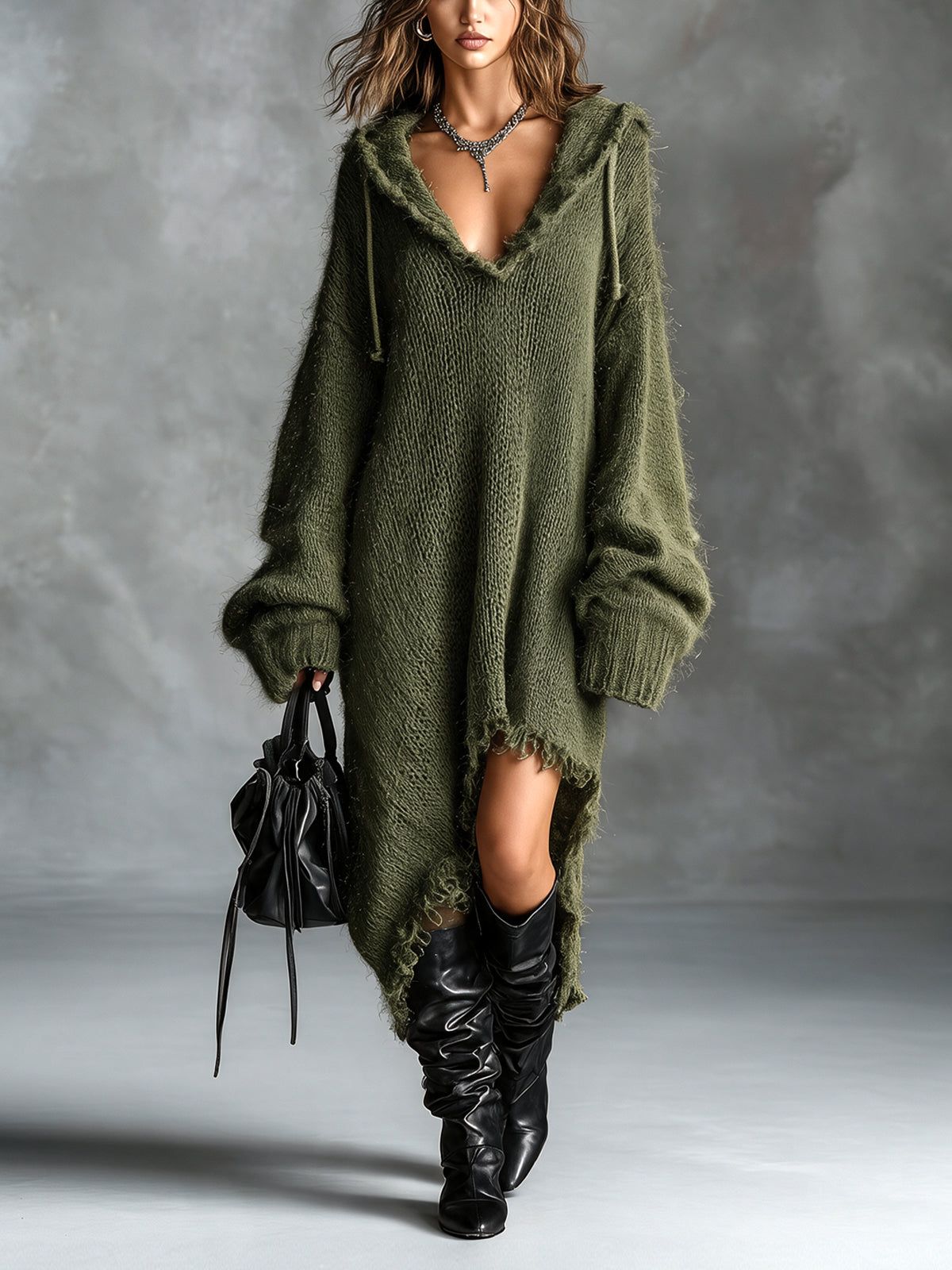 Vestito midi in maglia felpata con cappuccio
