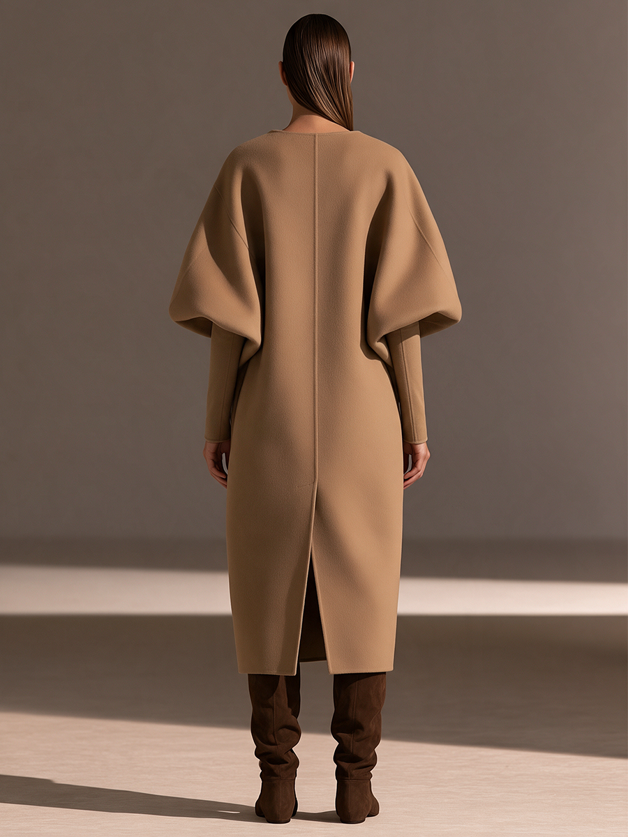 Cappotto lungo in lana con cintura in pelle, maniche a sbuffo e collo oversize per donna