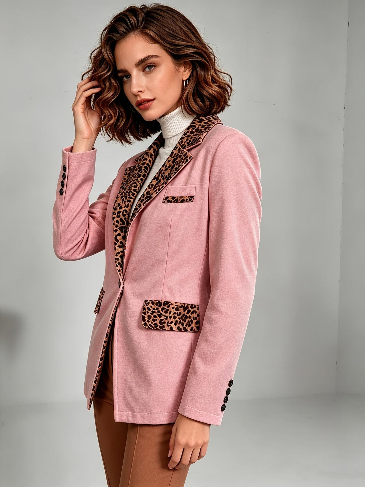 Clementine | Blazer aderente in velluto con dettagli leopardati