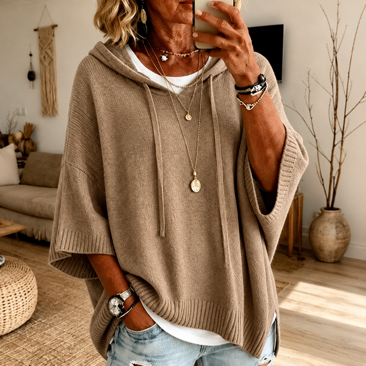 Manon – Poncho Sweater Taupe