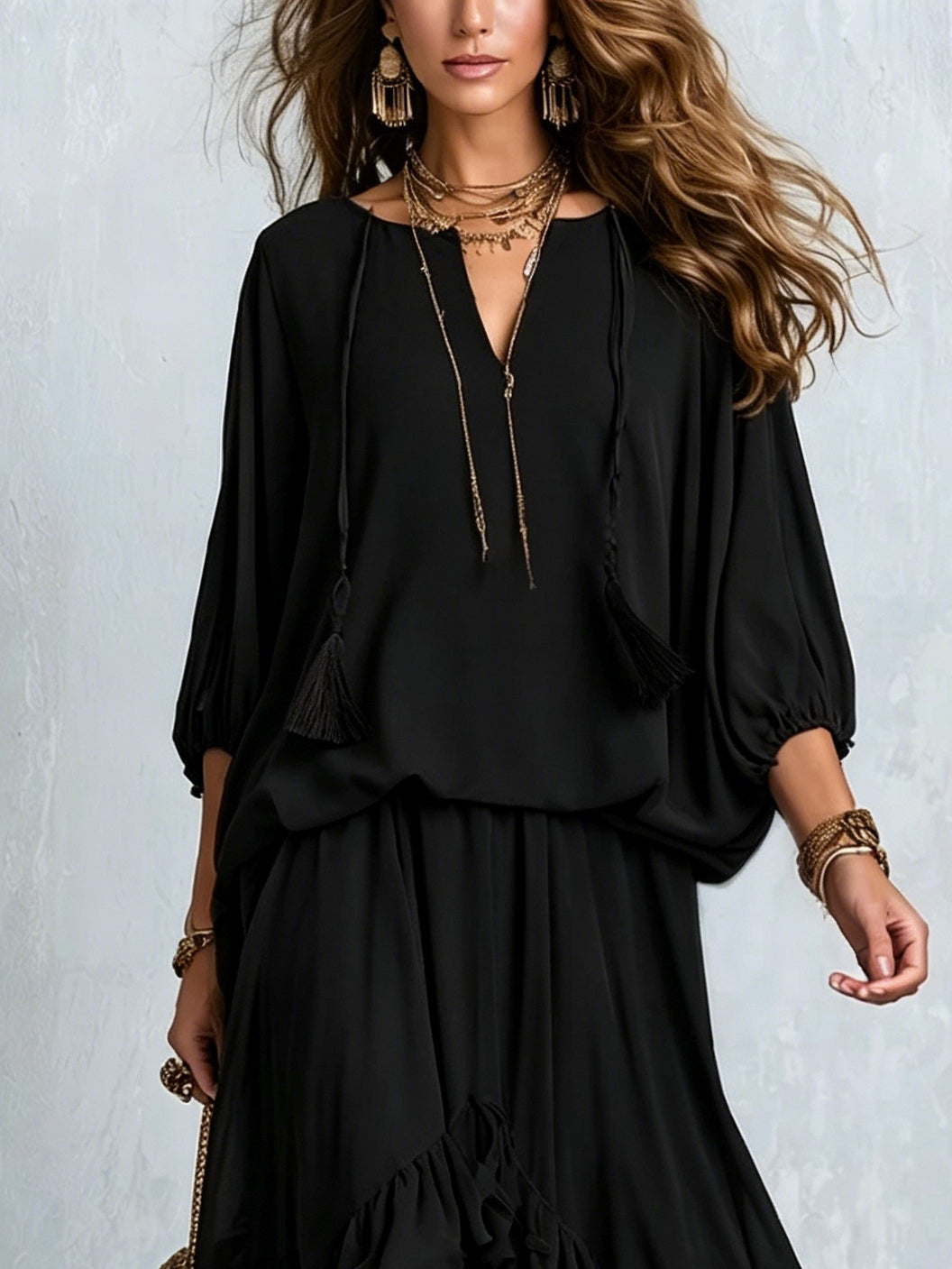 Elvira | Completo di Top in Chiffon Nero con Scollo a V e Frange Abbinato a Gonna a Volant a Strati