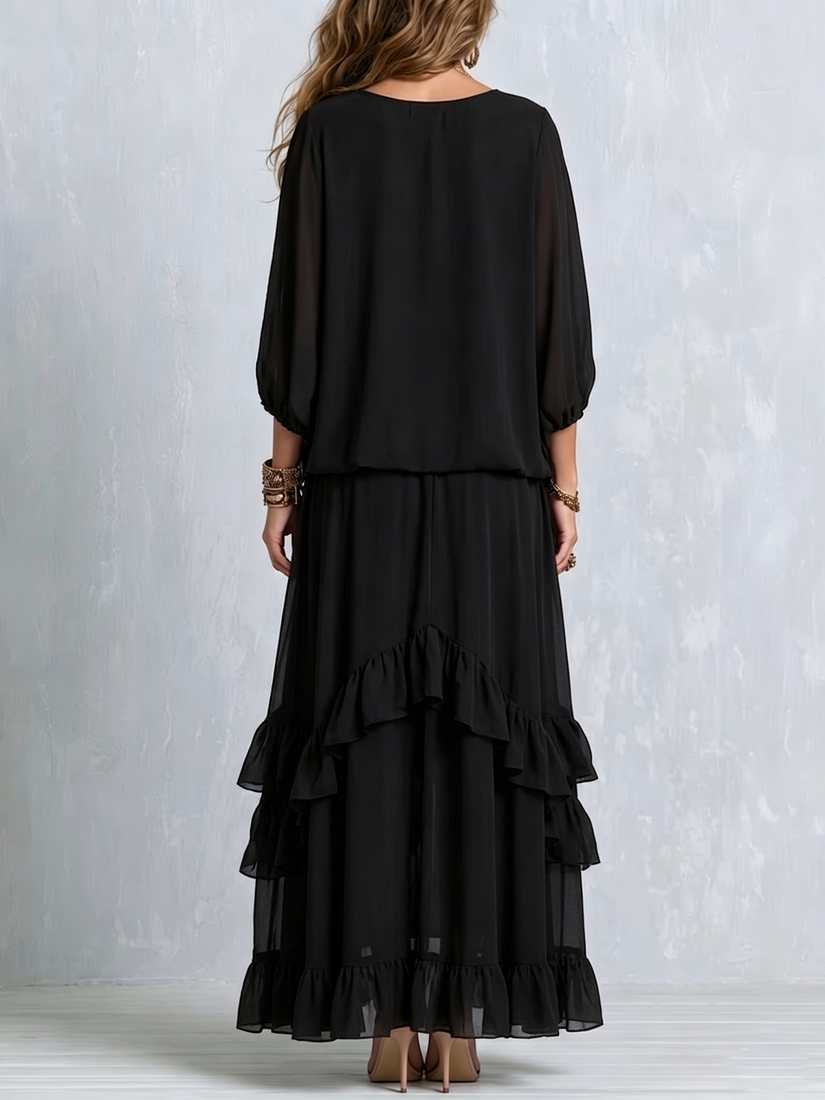 Elvira | Completo di Top in Chiffon Nero con Scollo a V e Frange Abbinato a Gonna a Volant a Strati