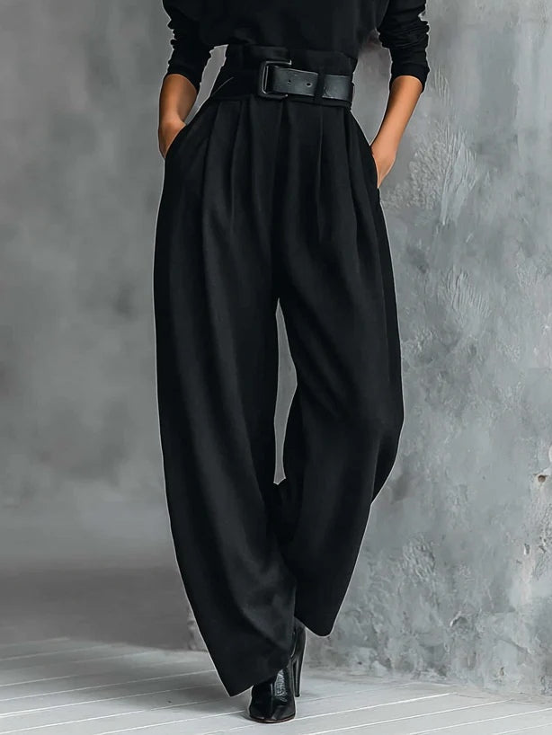 Ginevra | Completo Nero con Collo Alto e Pantaloni Dritti