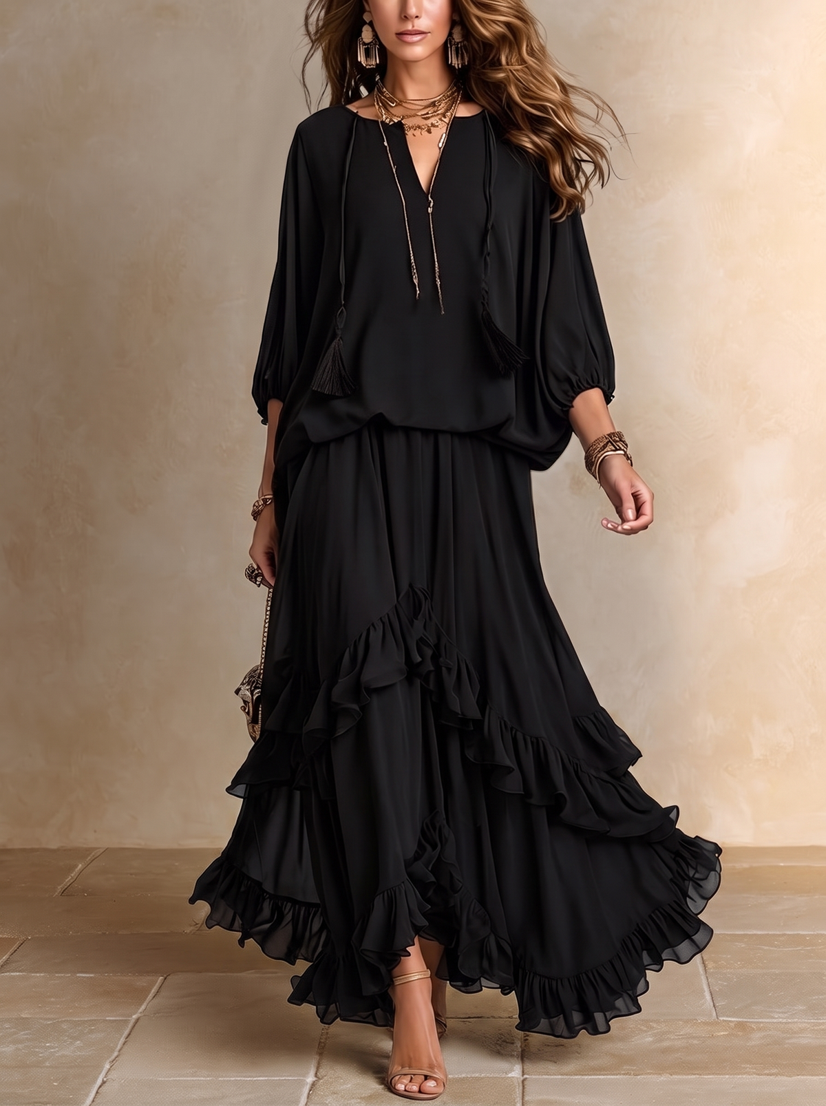 Elvira | Completo di Top in Chiffon Nero con Scollo a V e Frange Abbinato a Gonna a Volant a Strati