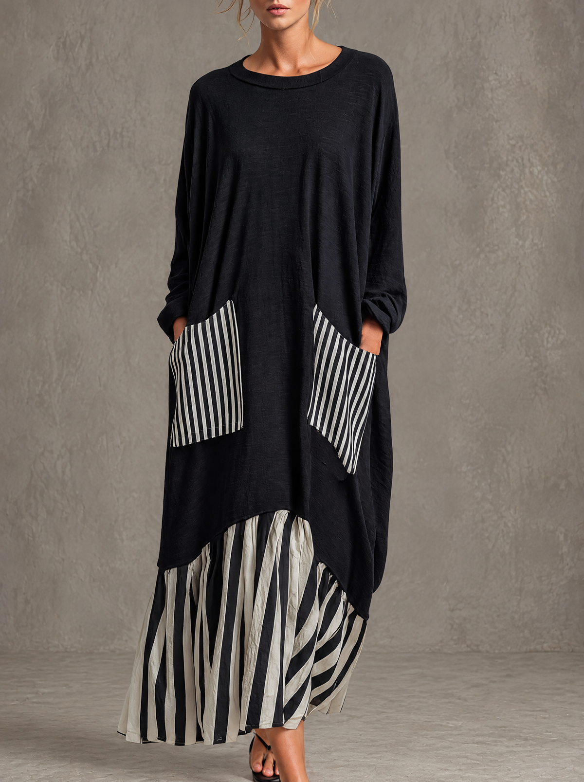 Alba | Vestito lungo oversize in cotone nero con righe stile patchwork