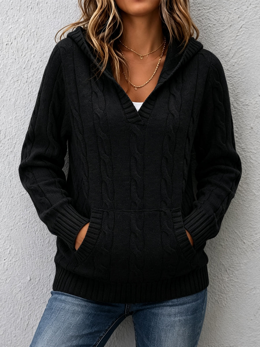 Corabelle | Maglione a V con cappuccio in lavorazione a trecce